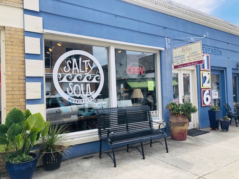 Reasons Why You Need To Visit Old Town Bay Saint Louis Ms