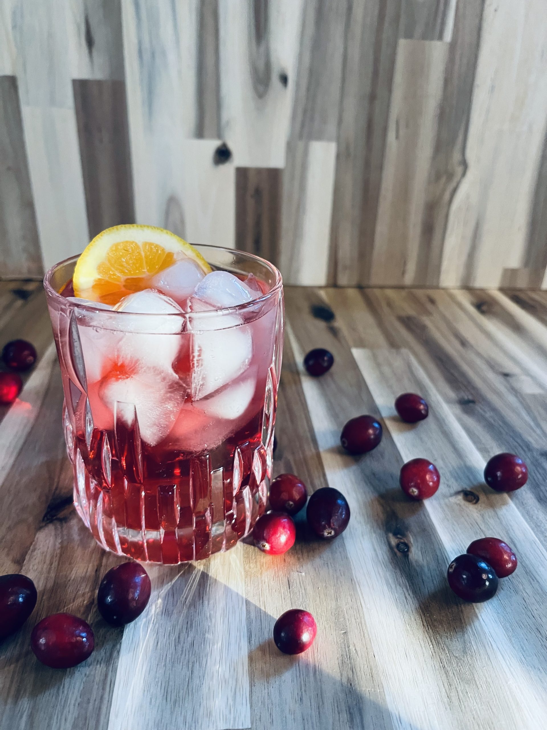 Berry Pitcher - Whisky Cranberry Cocktail - Ballantine's